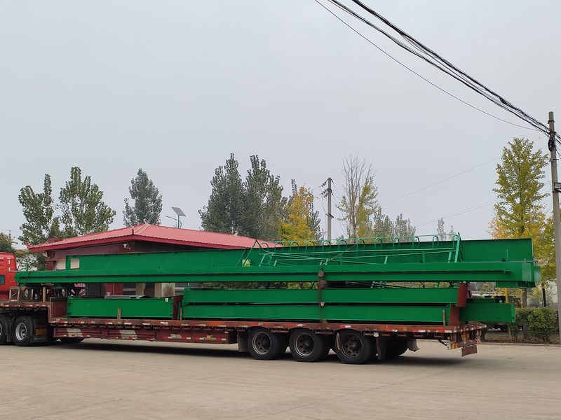 南京某公司采購我公司一臺電動(dòng)葫蘆門式起重機(jī)