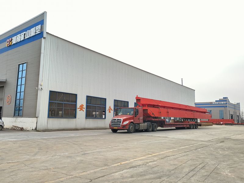 兩臺10噸 跨度28.4米電動(dòng)葫蘆橋式起重機(jī)，發(fā)往山東威海