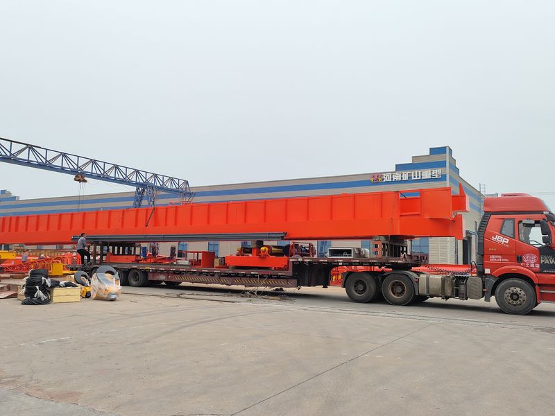 通用橋式起重機(jī) QDXX32/5t—27.7m 制作完成，發(fā)往陜西省銅川市交付客戶使用。