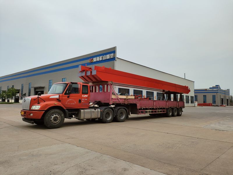 電動(dòng)葫蘆橋式起重機(jī) 3臺(tái) LH5t-17m 制作完成，發(fā)往河南漯河交付客戶使用。